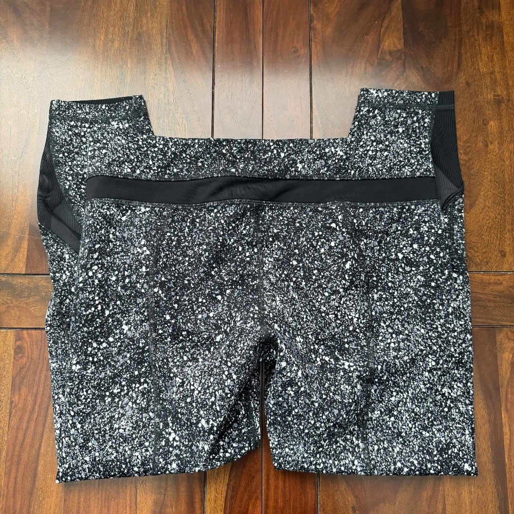 Lululemon Athleta Sequin Black/White Cropped Legging 10 - Picture 2 of 10